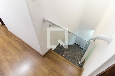 Corredor de casa à venda com 3 quartos, 160m² em Jardim Casa Pintada, São Paulo