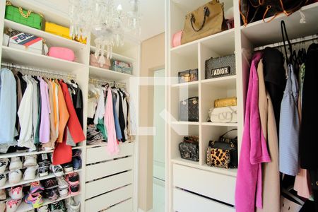 Apartamento à venda com 150m², 2 quartos e 3 vagasCloset da suíte