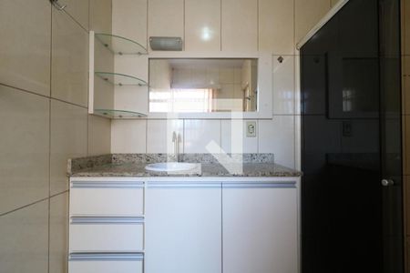 Casa à venda com 190m², 3 quartos e 2 vagasBanheiro