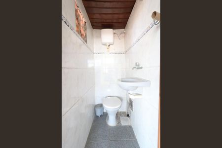 Casa à venda com 190m², 3 quartos e 2 vagasBanheiro de Serviço