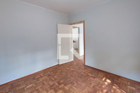 Casa à venda com 340m², 5 quartos e 3 vagas Casa à venda com 340m², 5 quartos e 3 vagasEdícula - Quarto