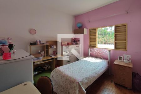 Casa à venda com 340m², 5 quartos e 3 vagas Casa à venda com 340m², 5 quartos e 3 vagasQuarto 2