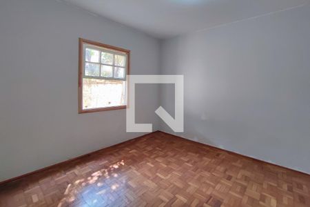 Casa à venda com 340m², 5 quartos e 3 vagas Casa à venda com 340m², 5 quartos e 3 vagasEdícula - Quarto