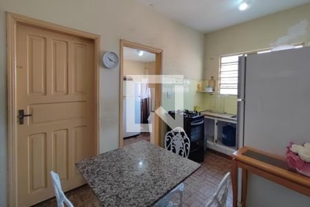 Casa à venda com 340m², 5 quartos e 3 vagas Casa à venda com 340m², 5 quartos e 3 vagasCozinha