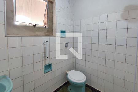 Casa à venda com 340m², 5 quartos e 3 vagas Casa à venda com 340m², 5 quartos e 3 vagasEdícula - Banheiro