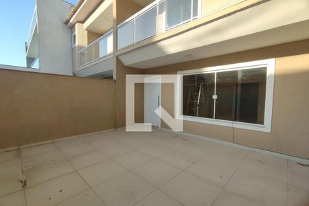 Casa de condomínio à venda com 100m², 3 quartos e 2 vagas Casa de condomínio à venda com 100m², 3 quartos e 2 vagas1º Pav - Area Externa