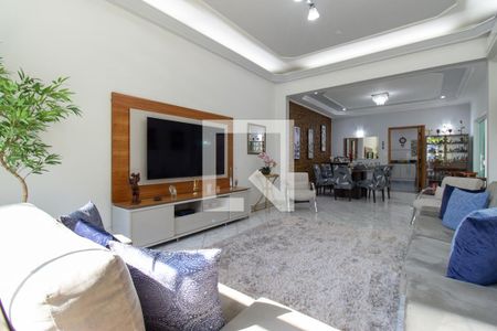 Sala de casa à venda com 4 quartos, 247m² em Vila Monumento, São Paulo