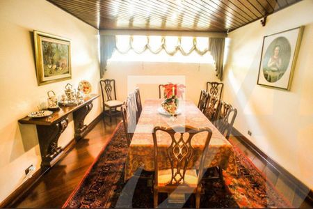 Casa à venda com 699m², 4 quartos e 4 vagas