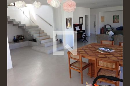 Casa à venda com 450m², 4 quartos e 4 vagas