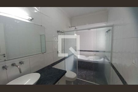 Casa à venda com 240m², 3 quartos e 3 vagas