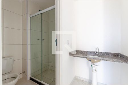 Banheiro de apartamento à venda com 1 quarto, 42m² em São Lourenço, Niterói