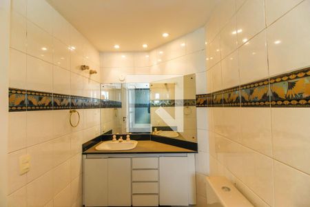 Apartamento à venda com 109m², 4 quartos e 1 vagaBanheiro da Suíte