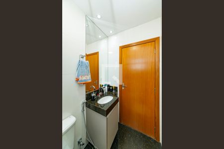 Apartamento à venda com 180m², 3 quartos e 4 vagas Apartamento à venda com 180m², 3 quartos e 4 vagasBanheiro Social