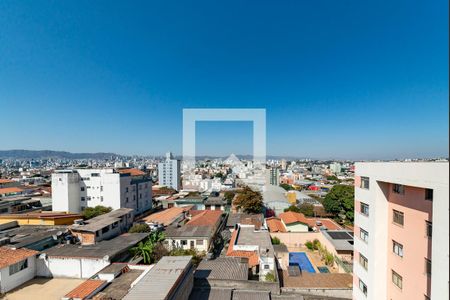 Apartamento à venda com 180m², 3 quartos e 4 vagas Apartamento à venda com 180m², 3 quartos e 4 vagasVaranda