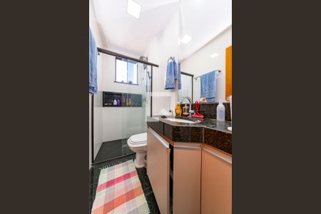 Apartamento à venda com 180m², 3 quartos e 4 vagas Apartamento à venda com 180m², 3 quartos e 4 vagasBanheiro da Suíte