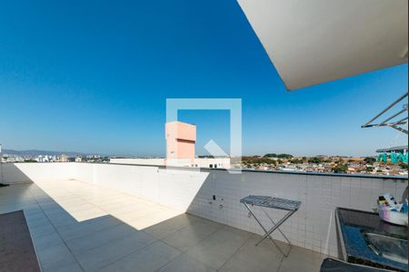 Apartamento à venda com 180m², 3 quartos e 4 vagas Apartamento à venda com 180m², 3 quartos e 4 vagasVaranda