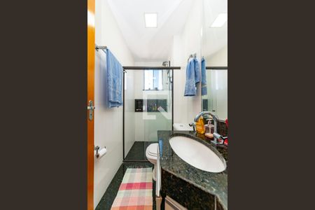 Apartamento à venda com 180m², 3 quartos e 4 vagas Apartamento à venda com 180m², 3 quartos e 4 vagasBanheiro da Suíte