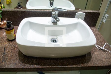 Apartamento à venda com 95m², 3 quartos e 1 vaga Apartamento à venda com 95m², 3 quartos e 1 vagaBanheiro social - pia