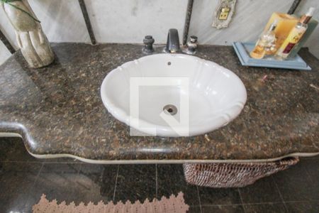 Casa à venda com 240m², 3 quartos e 3 vagas Casa à venda com 240m², 3 quartos e 3 vagasBanheiro