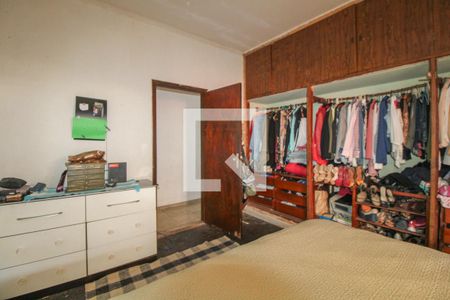 Casa à venda com 240m², 3 quartos e 3 vagas Casa à venda com 240m², 3 quartos e 3 vagasQuarto