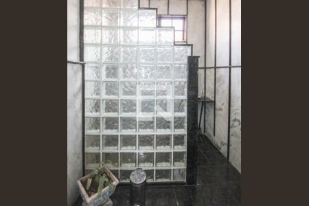 Casa à venda com 240m², 3 quartos e 3 vagas Casa à venda com 240m², 3 quartos e 3 vagasVista