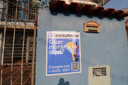 Casa à venda com 240m², 3 quartos e 3 vagas Casa à venda com 240m², 3 quartos e 3 vagasFachada