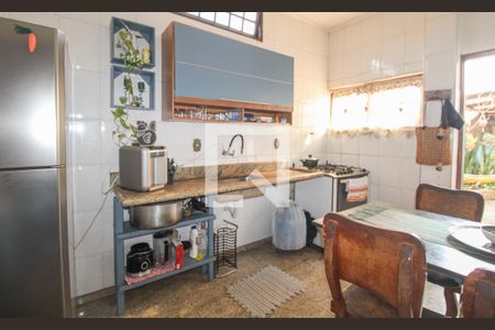 Casa à venda com 240m², 3 quartos e 3 vagas Casa à venda com 240m², 3 quartos e 3 vagasCozinha