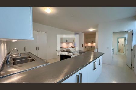 Apartamento à venda com 310m², 3 quartos e 2 vagas Apartamento à venda com 310m², 3 quartos e 2 vagasCozinha