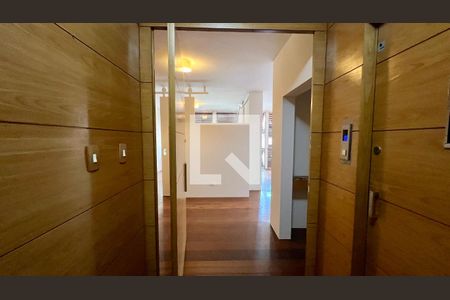 Apartamento à venda com 310m², 3 quartos e 2 vagas Apartamento à venda com 310m², 3 quartos e 2 vagasÁrea comum