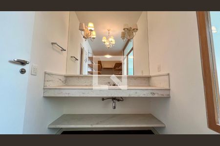 Apartamento à venda com 310m², 3 quartos e 2 vagas Apartamento à venda com 310m², 3 quartos e 2 vagasQuarto 3
