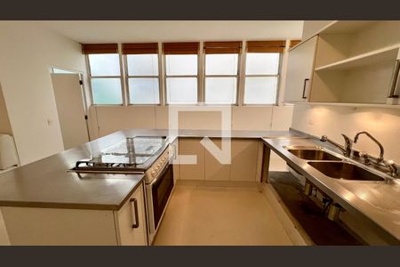 Apartamento à venda com 310m², 3 quartos e 2 vagas Apartamento à venda com 310m², 3 quartos e 2 vagasCozinha