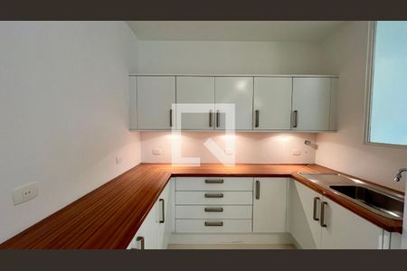 Apartamento à venda com 310m², 3 quartos e 2 vagas Apartamento à venda com 310m², 3 quartos e 2 vagasCozinha