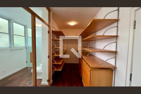 Apartamento à venda com 310m², 3 quartos e 2 vagas Apartamento à venda com 310m², 3 quartos e 2 vagasQuarto 3