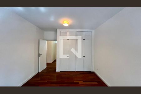 Apartamento à venda com 310m², 3 quartos e 2 vagas Apartamento à venda com 310m², 3 quartos e 2 vagasQuarto 2