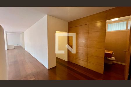 Apartamento à venda com 310m², 3 quartos e 2 vagas Apartamento à venda com 310m², 3 quartos e 2 vagasSala