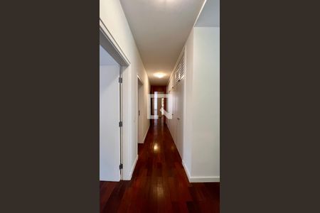Apartamento à venda com 310m², 3 quartos e 2 vagas Apartamento à venda com 310m², 3 quartos e 2 vagasCorredor