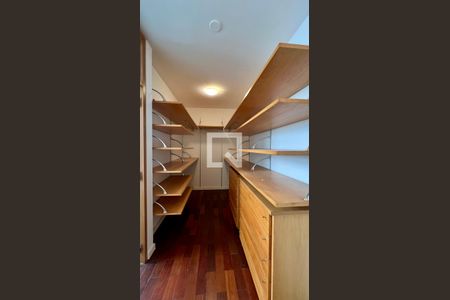 Apartamento à venda com 310m², 3 quartos e 2 vagas Apartamento à venda com 310m², 3 quartos e 2 vagasQuarto 3