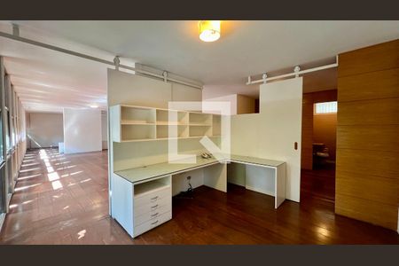 Apartamento à venda com 310m², 3 quartos e 2 vagas Apartamento à venda com 310m², 3 quartos e 2 vagasSala