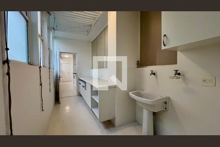 Apartamento à venda com 310m², 3 quartos e 2 vagas Apartamento à venda com 310m², 3 quartos e 2 vagasÁrea de Serviço