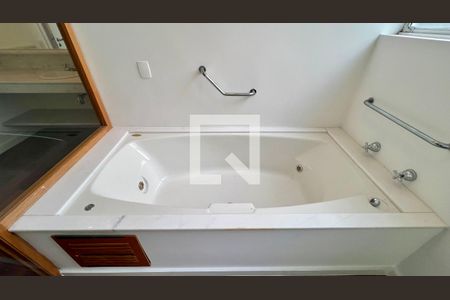Apartamento à venda com 310m², 3 quartos e 2 vagas Apartamento à venda com 310m², 3 quartos e 2 vagasQuarto 3