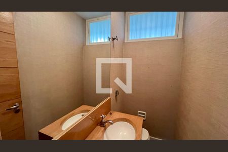 Apartamento à venda com 310m², 3 quartos e 2 vagas Apartamento à venda com 310m², 3 quartos e 2 vagasLavabo