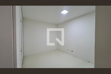 Apartamento à venda com 310m², 3 quartos e 2 vagas Apartamento à venda com 310m², 3 quartos e 2 vagasQuarto de Serviço