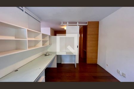 Apartamento à venda com 310m², 3 quartos e 2 vagas Apartamento à venda com 310m², 3 quartos e 2 vagasSala
