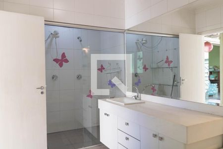 Casa à venda com 240m², 2 quartos e 4 vagas Casa à venda com 240m², 2 quartos e 4 vagasBanheiro 1