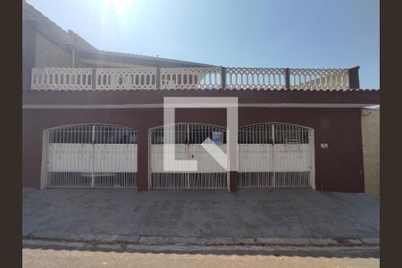 Casa à venda com 192m², 3 quartos e 3 vagas Casa à venda com 192m², 3 quartos e 3 vagasFachada