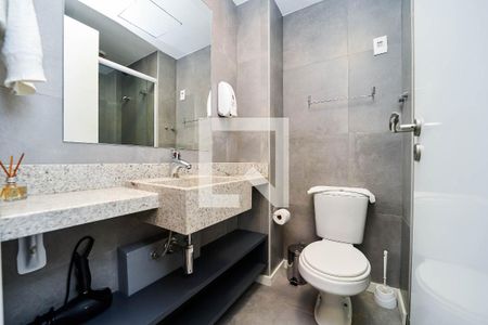 Banheiro de kitnet/studio para alugar com 1 quarto, 26m² em Mont’serrat, Porto Alegre