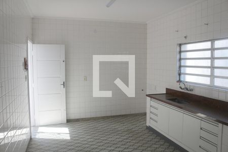 Casa à venda com 180m², 2 quartos e 2 vagasCozinha