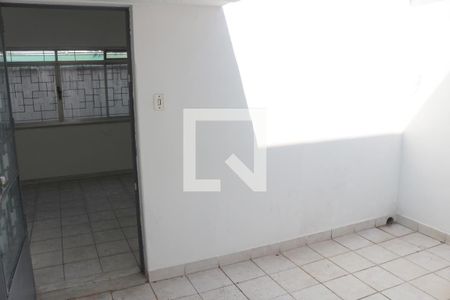 Casa à venda com 180m², 2 quartos e 2 vagasQuintal