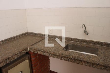 Casa à venda com 180m², 2 quartos e 2 vagasÁrea de Serviço