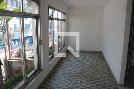 Casa à venda com 180m², 2 quartos e 2 vagasQuintal